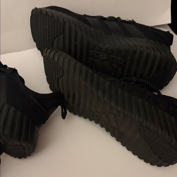 Adidas Men's Triple Black Sneakers Size 10 - Picture 3 of 9